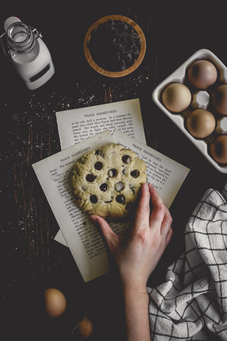 Single Giant Chocolate Chip Cookie
